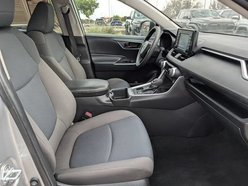 Used 2022 Toyota RAV4 LE AWD/4WD image 28