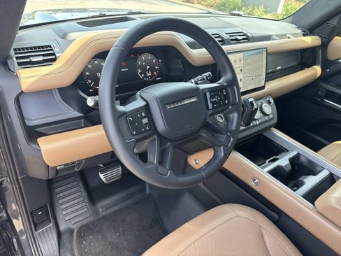 New 2025 Land Rover Defender 130 V8 AWD/4WD image 18