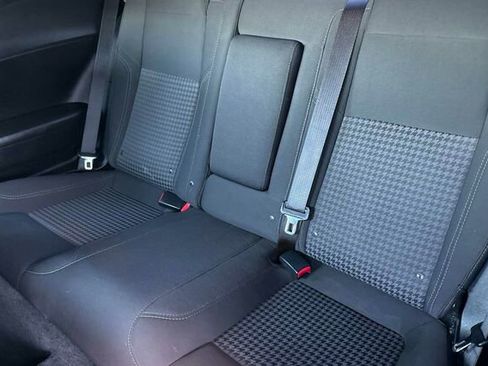 Used 2016 Dodge Challenger SXT image 12