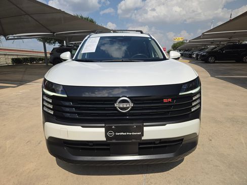 Certified 2025 Nissan Kicks SR FWD image 8