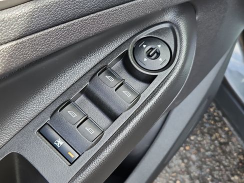 Used 2015 Ford Escape SE image 10