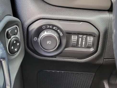 Used 2021 Jeep Wrangler Unlimited Sport AWD/4WD image 14
