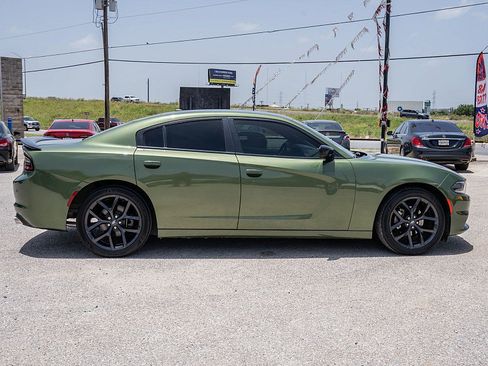 Used 2021 Dodge Charger SXT w/ Blacktop Package RWD image 4