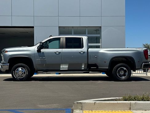 Used 2024 Chevrolet Silverado 3500 LT AWD/4WD image 7