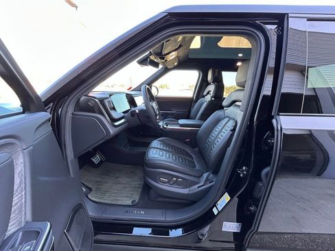 Used 2022 Rivian R1T Adventure image 15