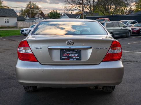 Used 2004 Toyota Camry LE FWD image 18