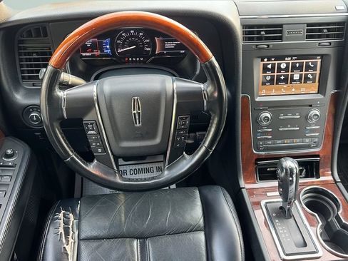 Used 2017 Lincoln Navigator L Select RWD image 11