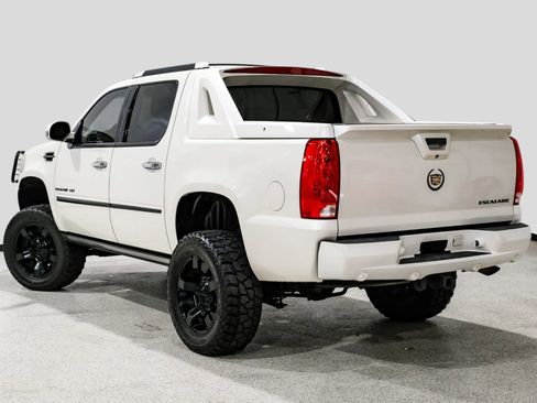 Used 2013 Cadillac Escalade EXT Premium AWD/4WD image 8