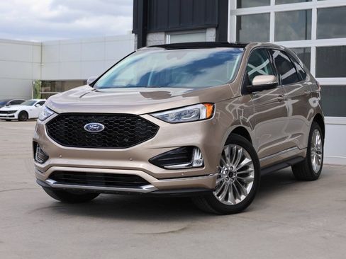 Used 2021 Ford Edge Titanium w/ Equipment Group 301A AWD/4WD image 3