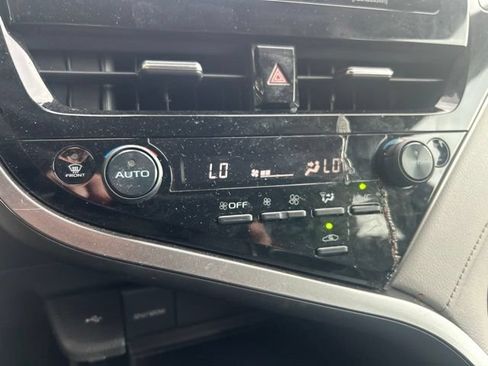 Used 2022 Toyota Camry LE FWD image 17