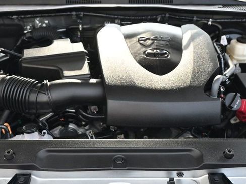 Used 2022 Toyota Tacoma TRD Off-Road image 22