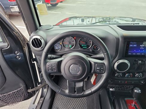 Used 2016 Jeep Wrangler Rubicon w/ Power Convenience Group image 27