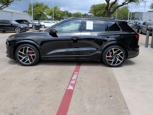 Certified 2025 Audi SQ6 e-tron Prestige w/ Premium Plus AWD/4WD image 7
