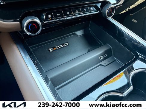 Used 2025 Chevrolet Suburban High Country AWD/4WD image 30