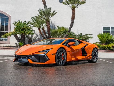 Used 2025 Lamborghini Revuelto image 24