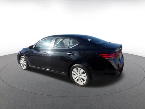 Used 2025 Nissan Sentra S image 9