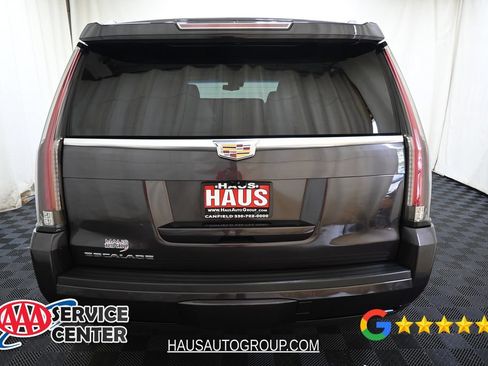 Used 2017 Cadillac Escalade Premium Luxury AWD/4WD image 14