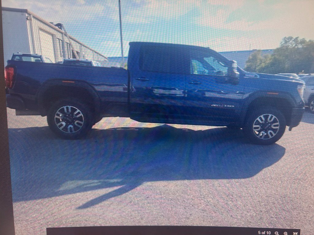 Used 2022 GMC Sierra 2500 AT4 w/ AT4 Preferred Package AWD/4WD image 3