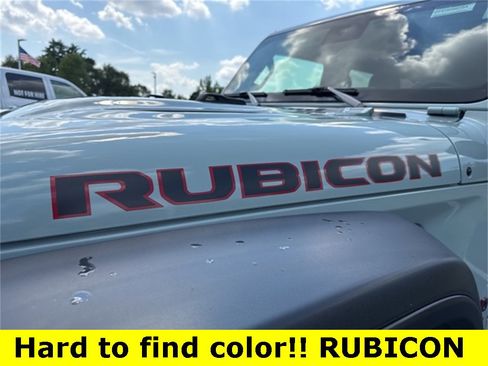 Used 2024 Jeep Wrangler Unlimited Rubicon image 32