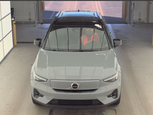 Used 2024 Volvo XC40 Recharge Ultimate AWD/4WD image 25