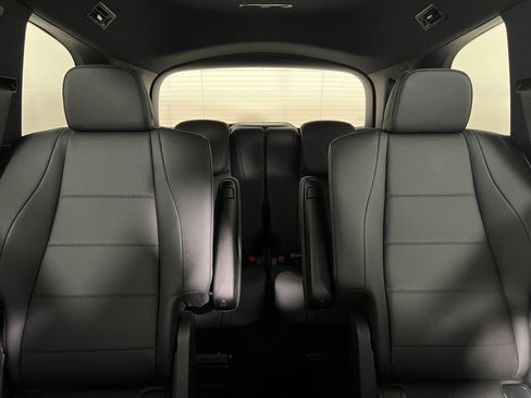 Certified 2025 Mercedes-Benz GLS 450 4MATIC image 14