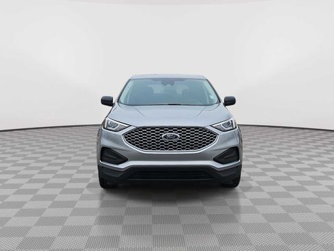 Used 2023 Ford Edge SE image 3