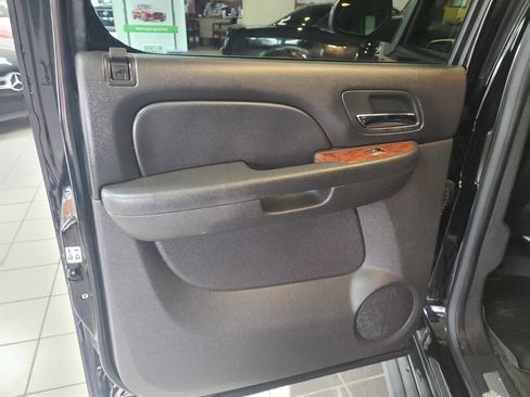 Used 2012 Chevrolet Suburban LTZ image 11