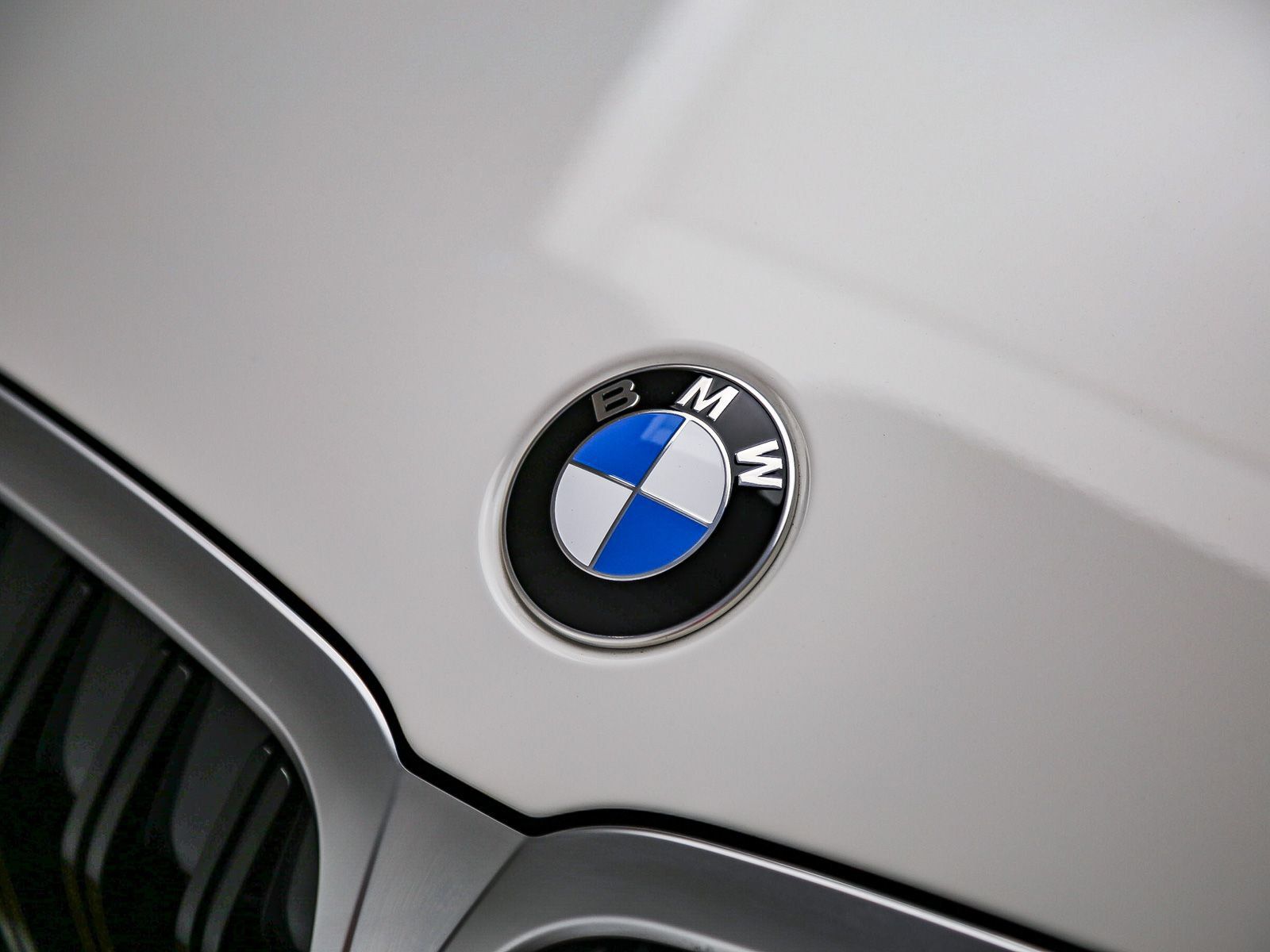 Used 2026 BMW 330i Sedan w/ Premium Package RWD image 9