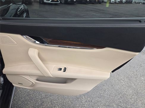 Used 2017 Maserati Quattroporte S GranSport RWD image 11