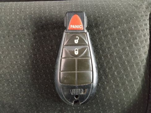 Used 2015 Dodge Grand Caravan American Value Package image 32