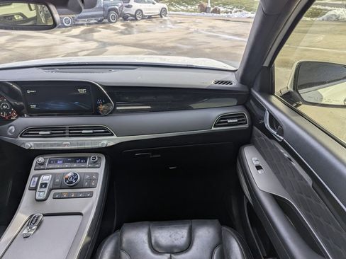Used 2022 Hyundai Palisade Calligraphy image 4