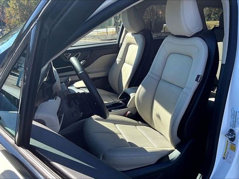 New 2026 Lincoln Corsair Reserve image 9