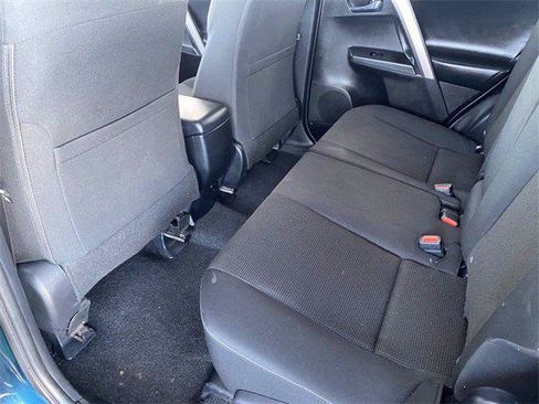 Certified 2018 Toyota RAV4 XLE FWD image 32