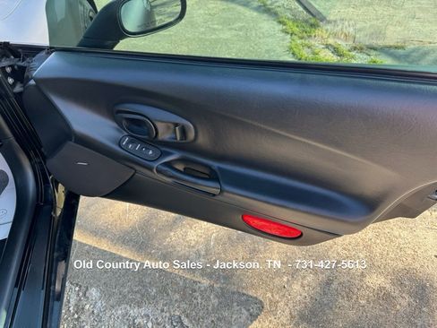 Used 2003 Chevrolet Corvette Convertible w/ Preferred Equipment Group1 image 11