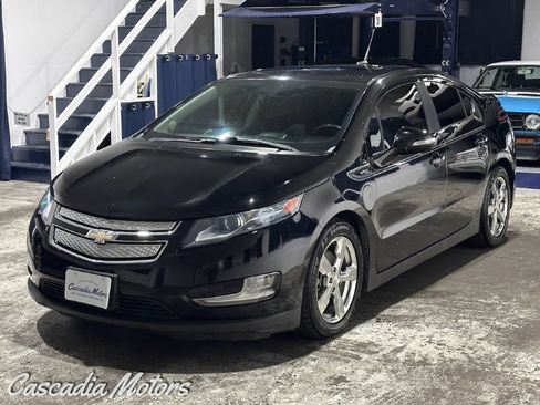 Used 2012 Chevrolet Volt Premium w/ Premium Trim Package FWD image 3