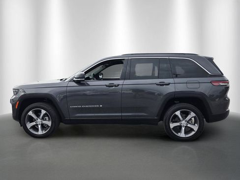 Used 2025 Jeep Grand Cherokee Limited AWD/4WD image 4