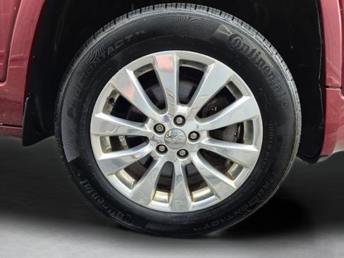 Used 2017 Jeep Cherokee Overland w/ Technology Group image 19