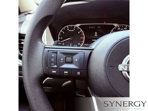 Used 2024 Nissan Rogue SV AWD/4WD image 18