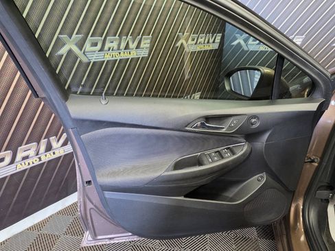 Used 2019 Chevrolet Cruze LS FWD image 16