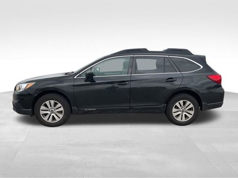 Used 2017 Subaru Outback 2.5i Premium image 4