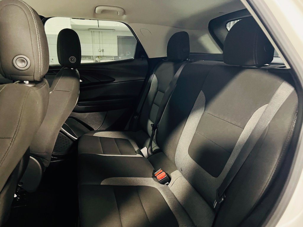Used 2025 Chevrolet TrailBlazer LT FWD image 24