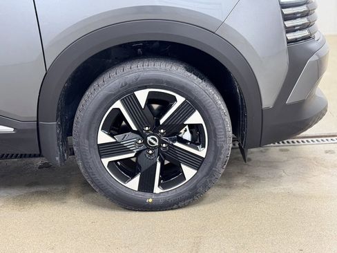 New 2026 Nissan Kicks SV image 4