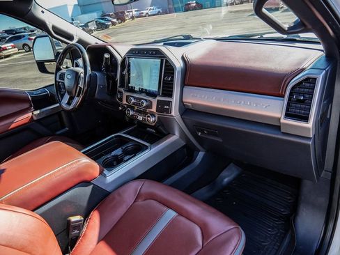 Used 2022 Ford F250 Platinum w/ FX4 Off-Road Package image 15