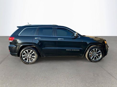 Used 2018 Jeep Grand Cherokee Overland AWD/4WD image 3