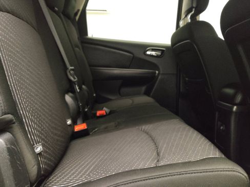 Used 2020 Dodge Journey SE w/ SE Popular Equipment Group FWD image 19