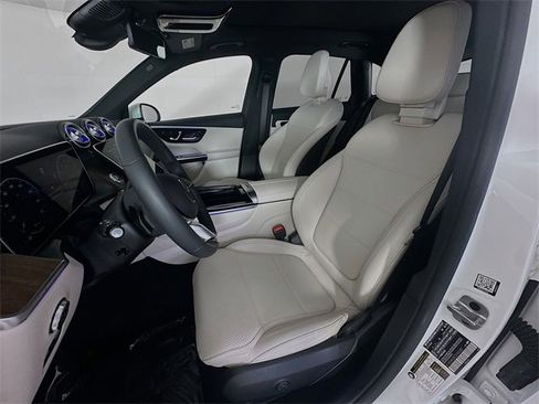 Certified 2025 Mercedes-Benz GLC 300 image 21