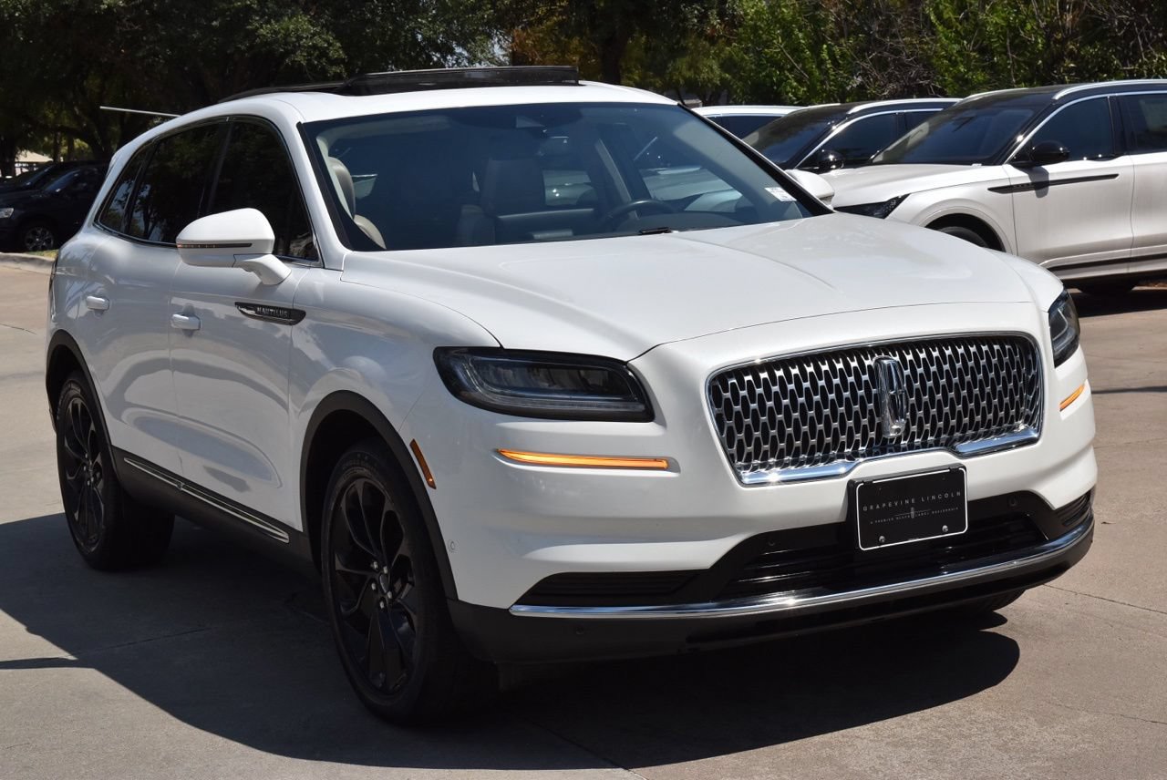 Used 2023 Lincoln Nautilus Reserve w/ Equipment Group 201A FWD image 4