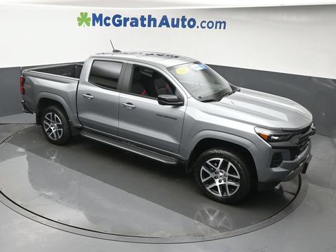 Used 2023 Chevrolet Colorado Z71 w/ Z71 Convenience Package 2 AWD/4WD image 3