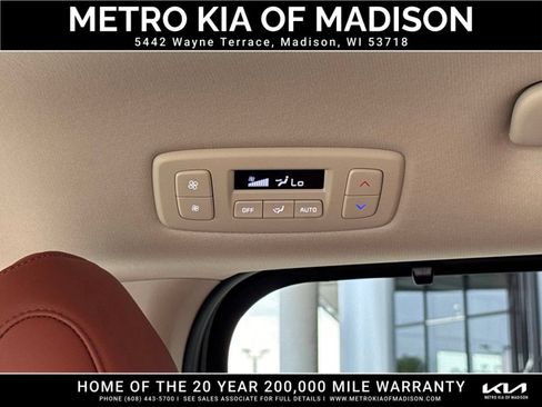 Used 2026 Kia Carnival EX FWD image 36