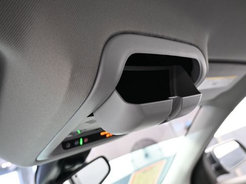 Used 2021 GMC Acadia SLT image 29